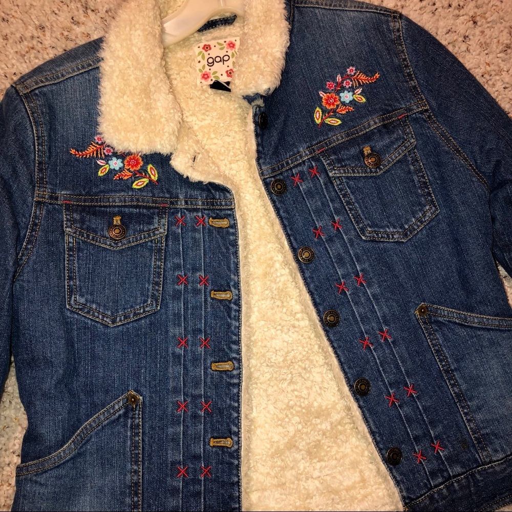 NWOT Gap Jean Jacket with Sherpa Interior